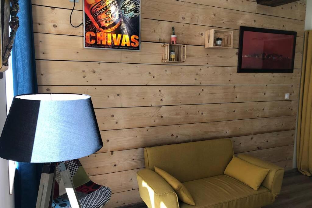 Laon :   Suite privée au pied de la Cathédrale  Esterno foto