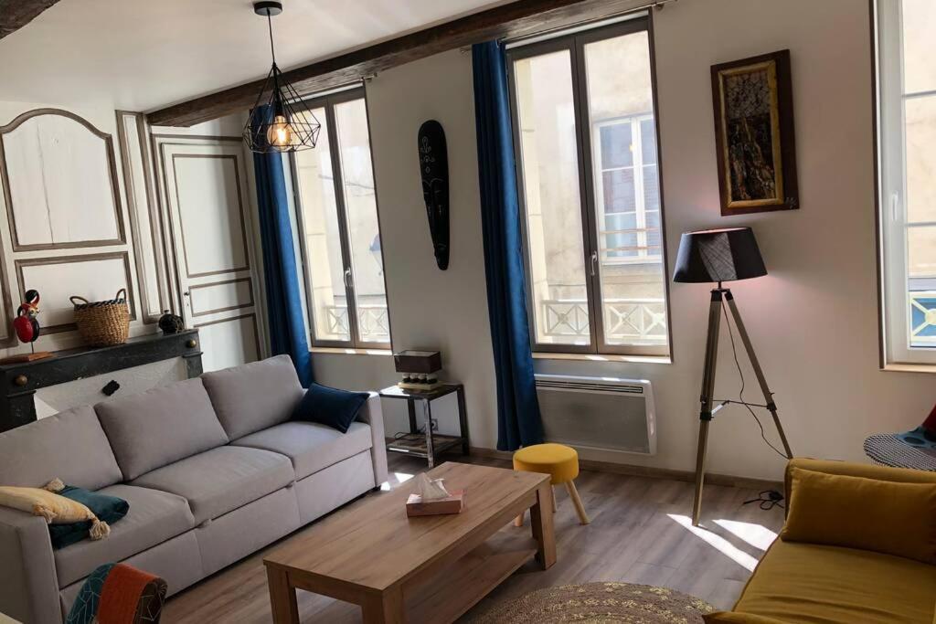Laon :   Suite privée au pied de la Cathédrale  Esterno foto