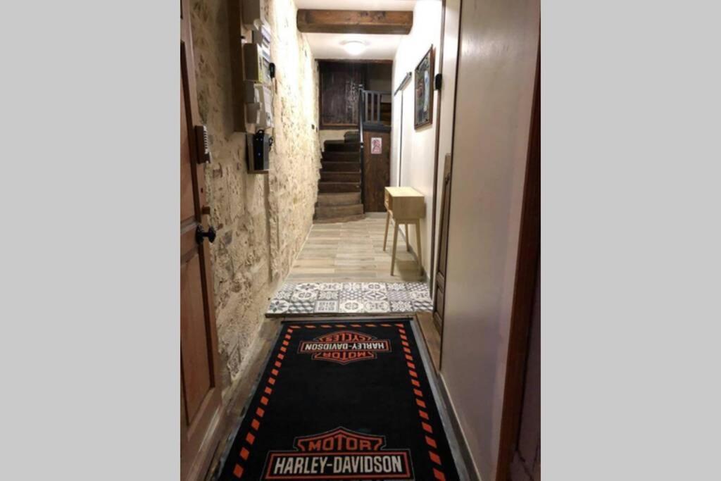 Laon :   Suite privée au pied de la Cathédrale  Esterno foto