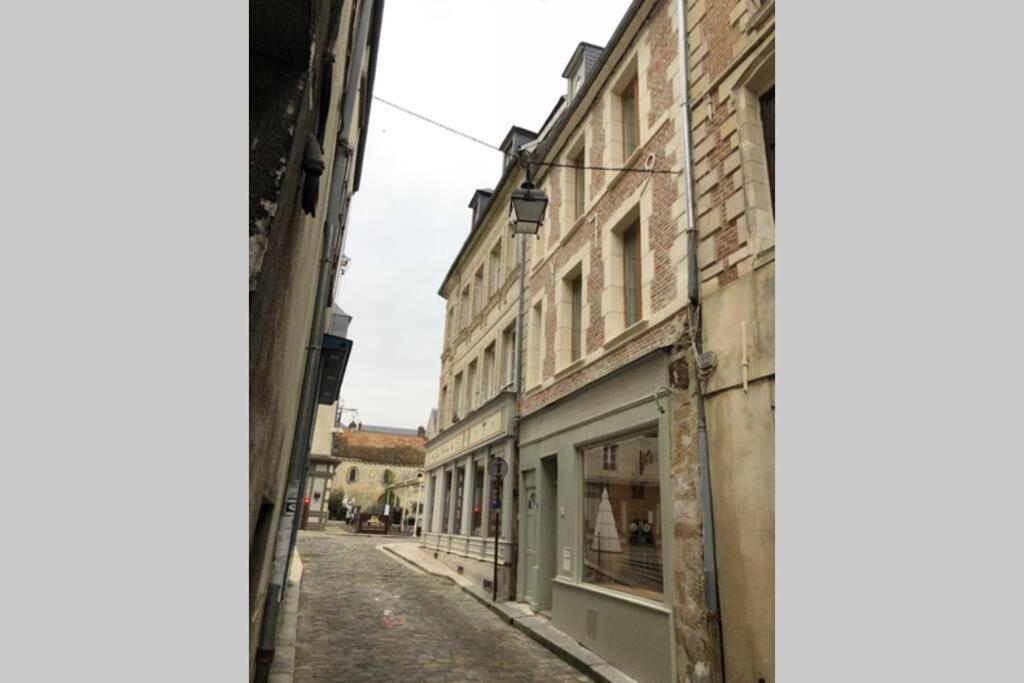 Laon :   Suite privée au pied de la Cathédrale  Esterno foto
